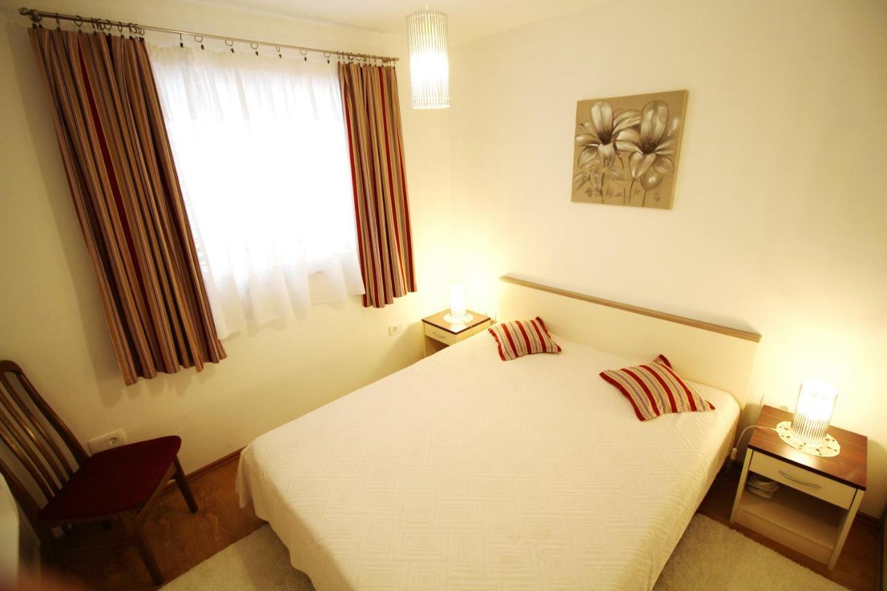 Apartment Duda Petrcane Esterno foto