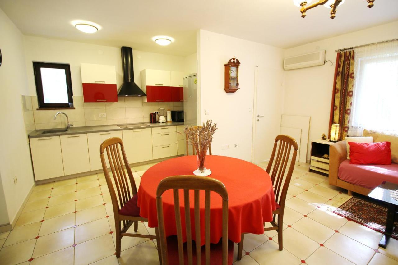Apartment Duda Petrcane Esterno foto
